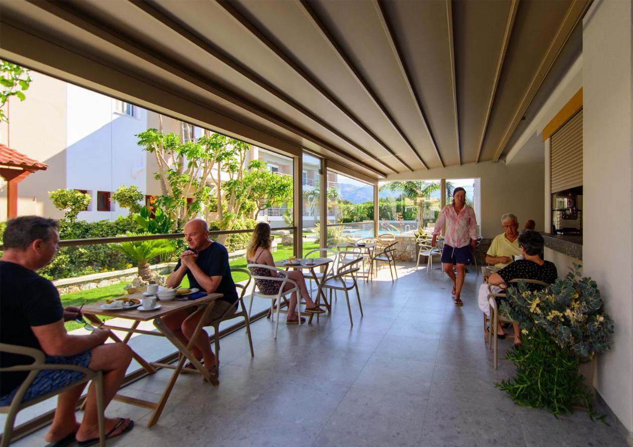 Relax Hotel Palaiochora Exterior photo