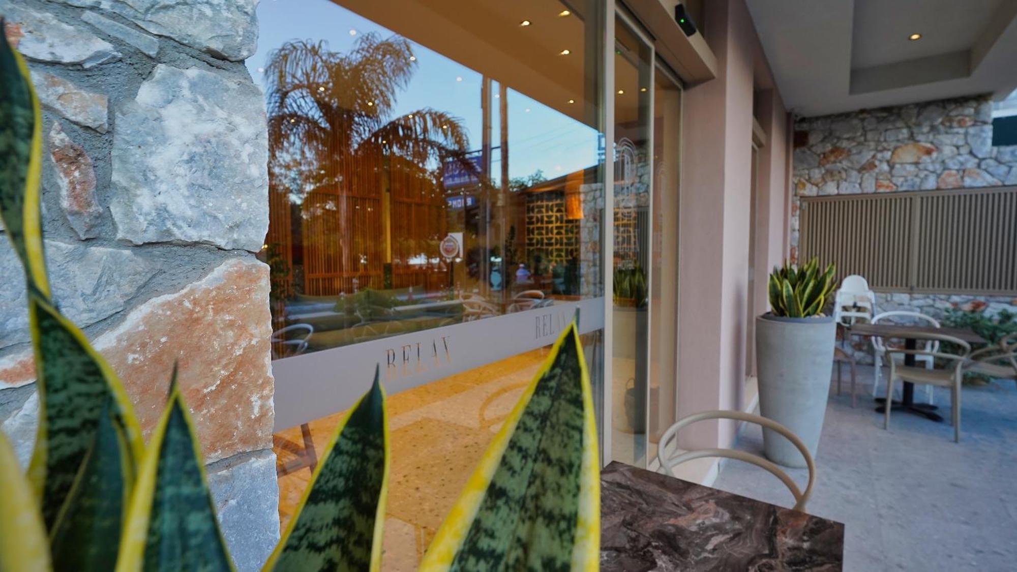 Relax Hotel Palaiochora Exterior photo